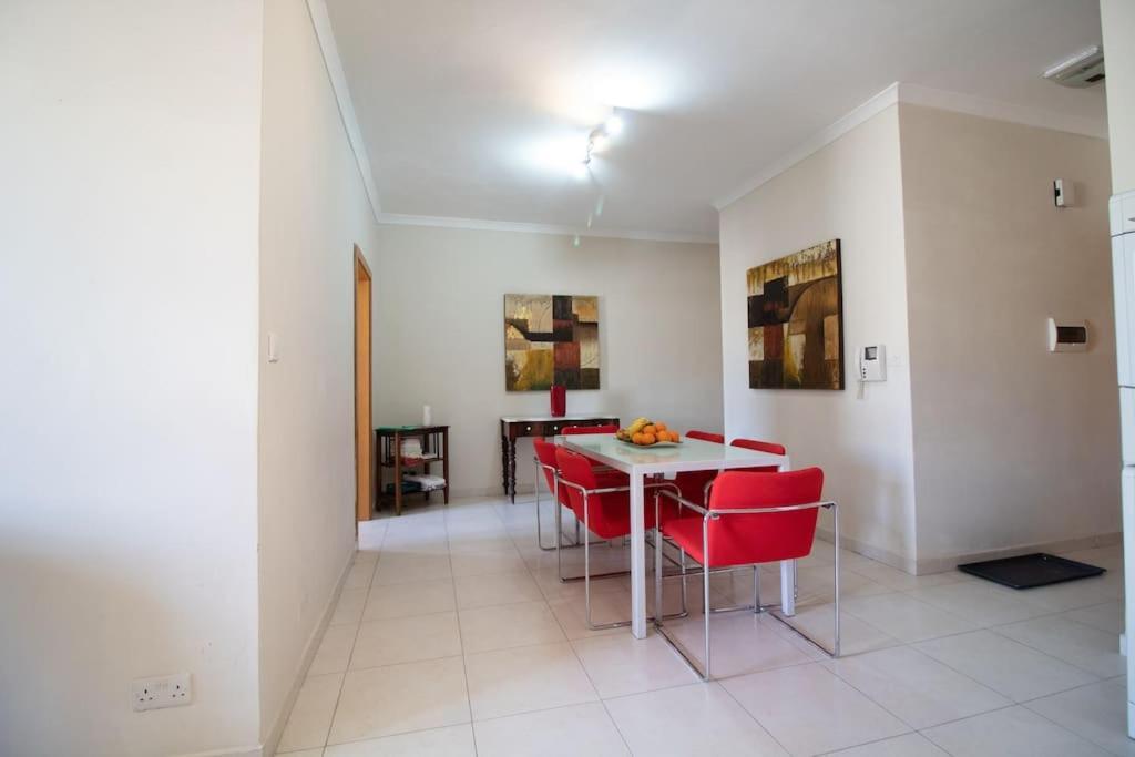 Modern In The Heart Of Maltese Nightlife Apartament St. Julian's
