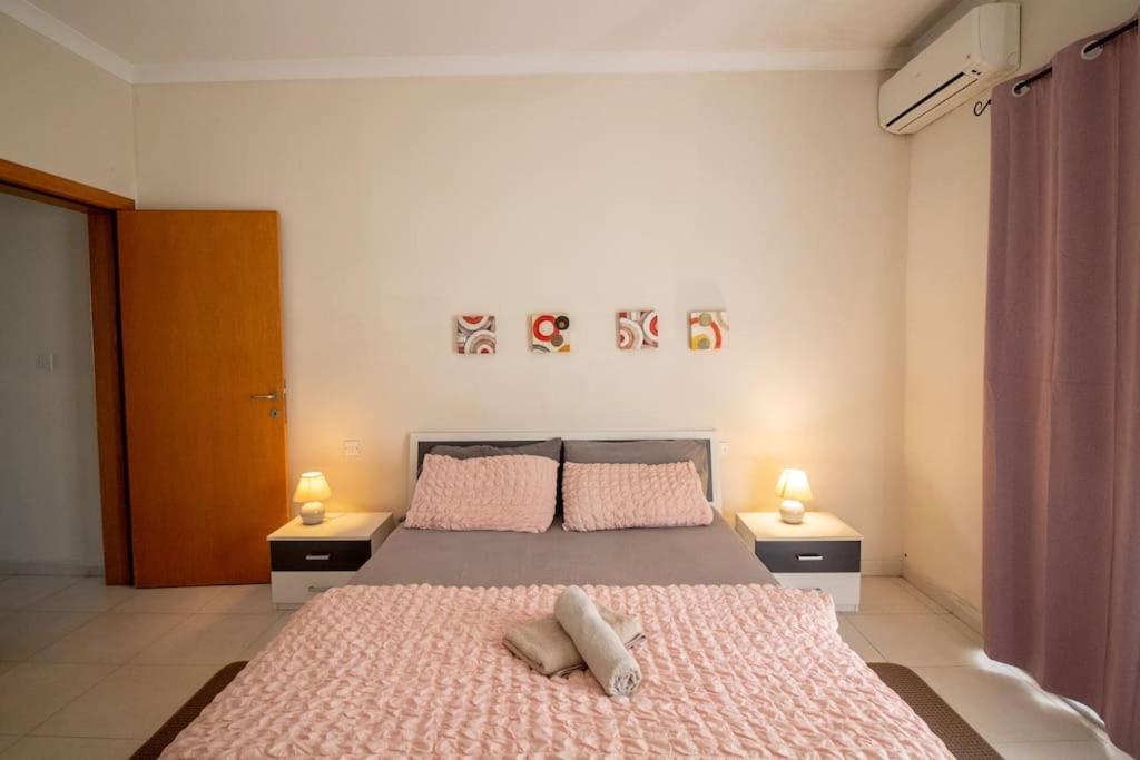 Modern In The Heart Of Maltese Nightlife Apartament St. Julian's