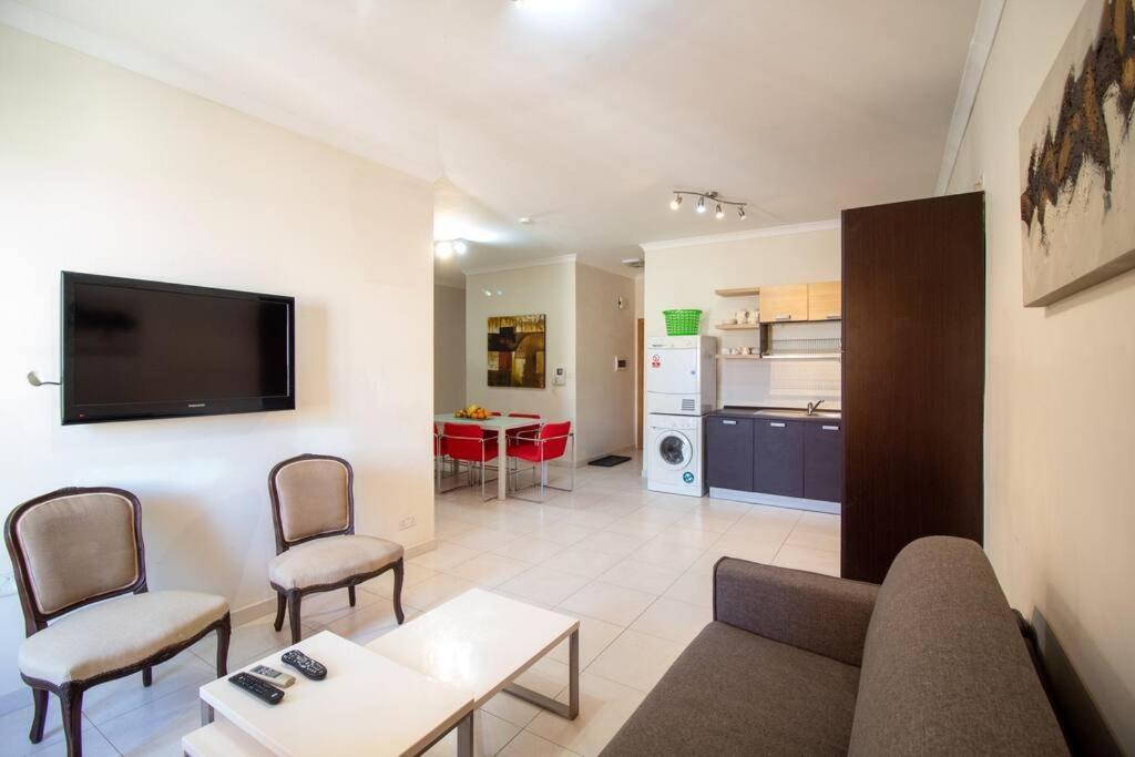 Modern In The Heart Of Maltese Nightlife Apartament *
